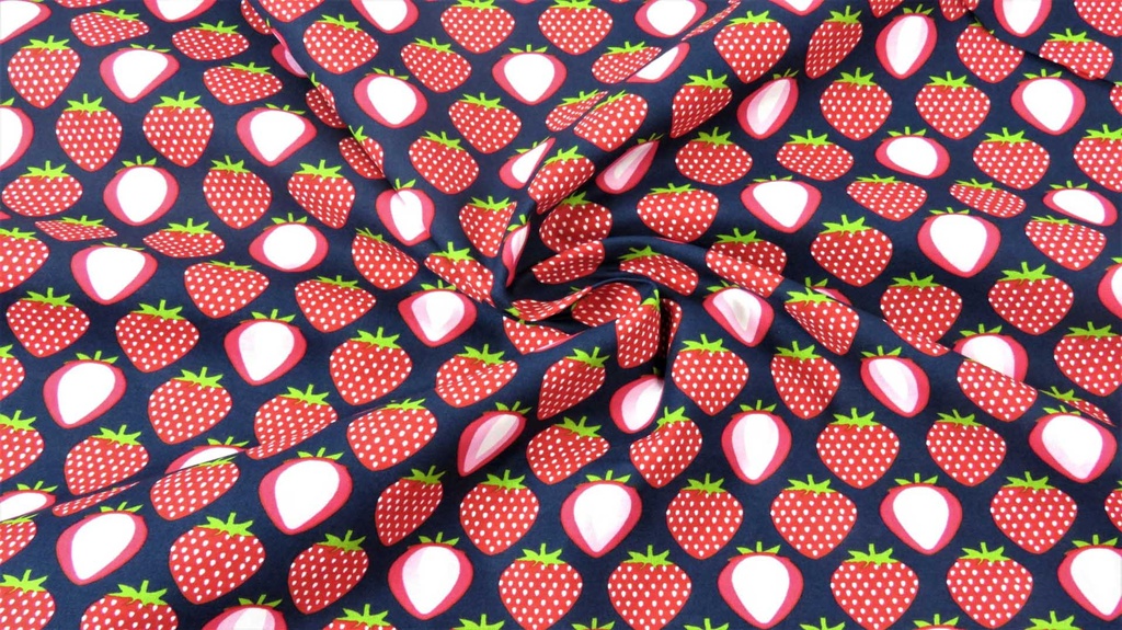 Baumwollpopeline mit Erdbeer Muster